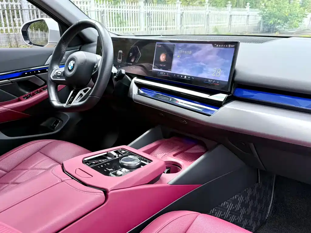 BMW 5 Series — миниатюра 21