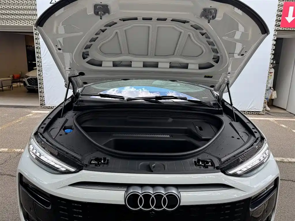 Audi Q6L e-tron