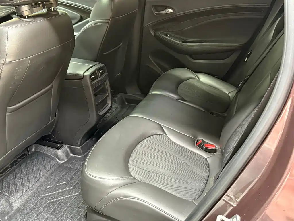 Buick Envision Plus — миниатюра 10