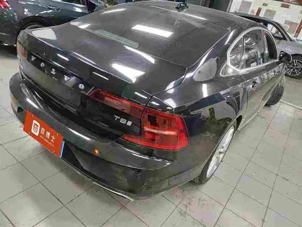 Volvo S90 — миниатюра 6