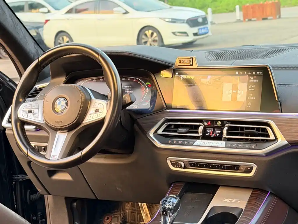 BMW X5 2022 xDrive 40Li M Sport
