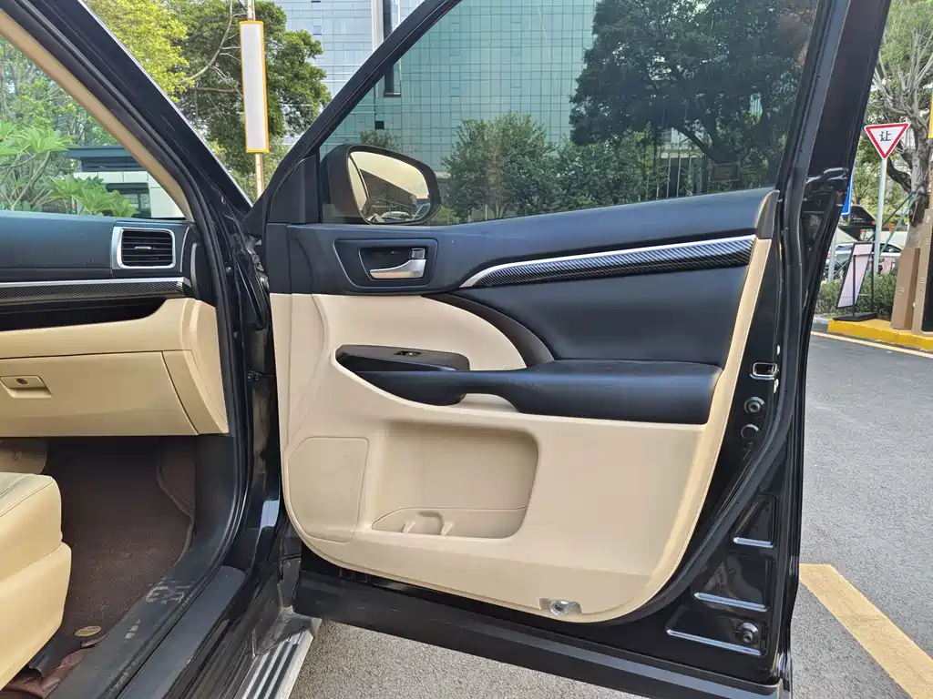 Toyota Highlander — миниатюра 23