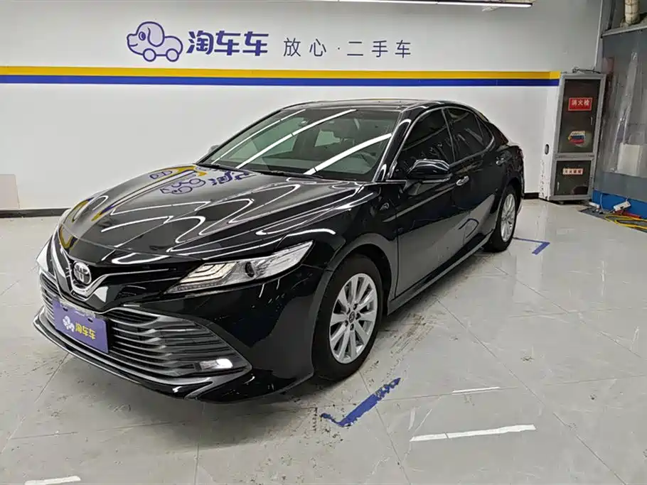 TOYOTA CAMRY