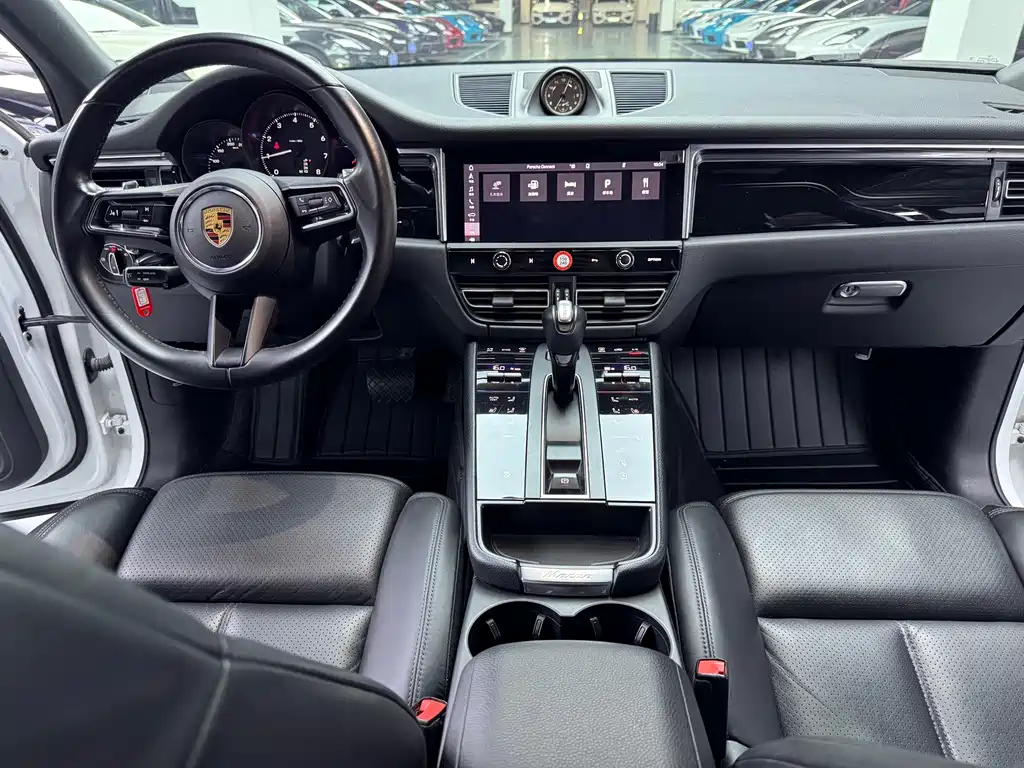 Porsche Macan — миниатюра 11