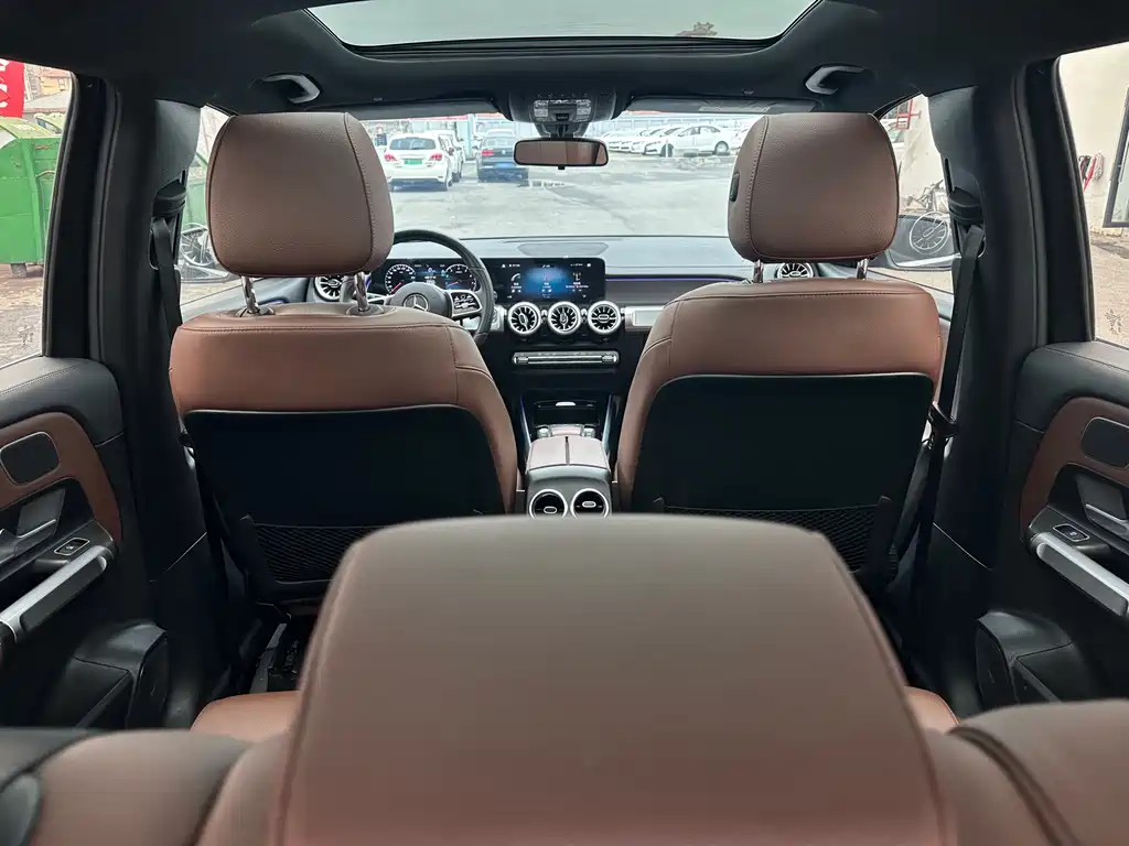 Mercedes-Benz GLB — миниатюра 14