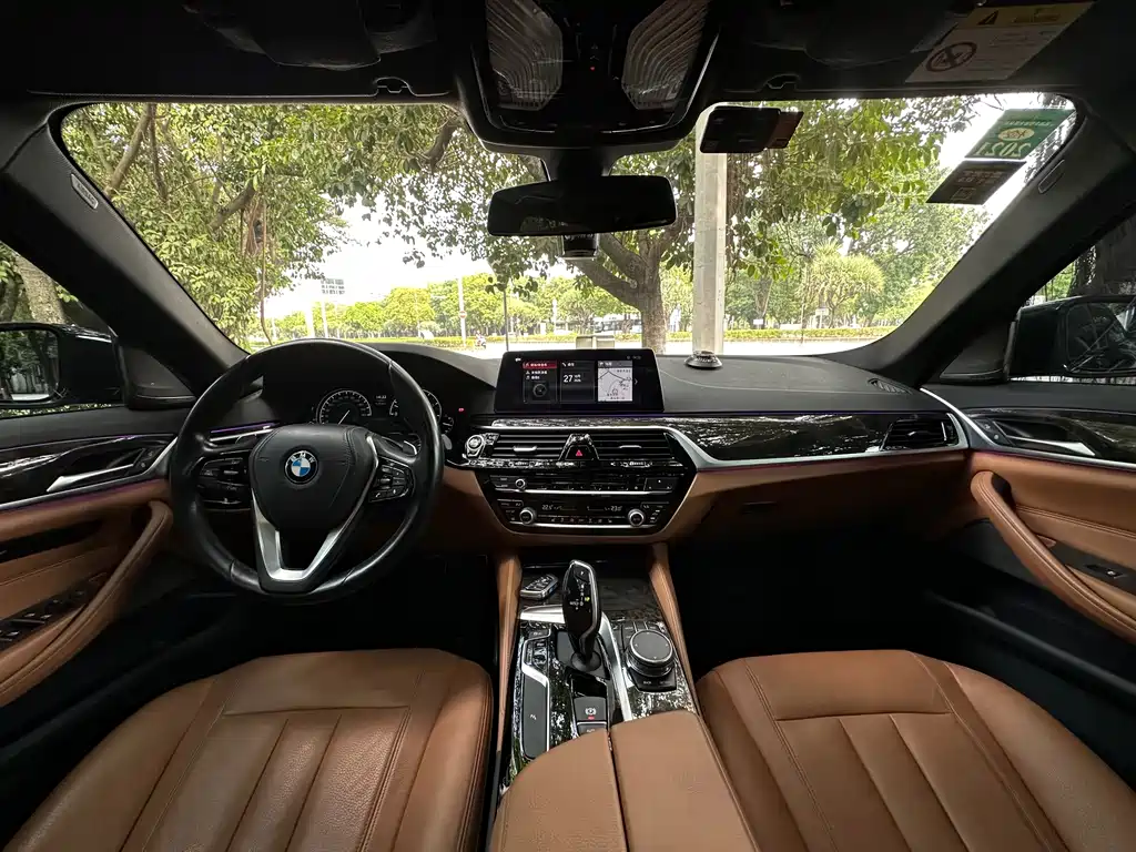 BMW 5 Series — миниатюра 9