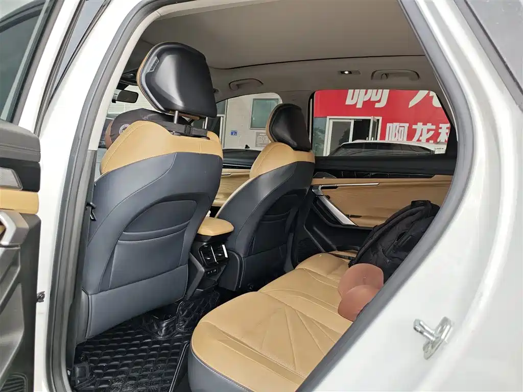 Geely Boyue L — миниатюра 5