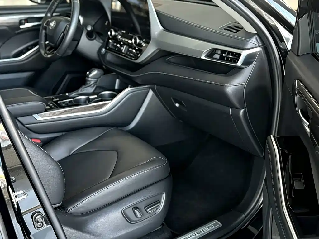 Toyota Highlander — миниатюра 6