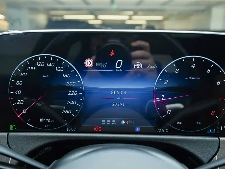 MERCEDES-BENZ E CLASS