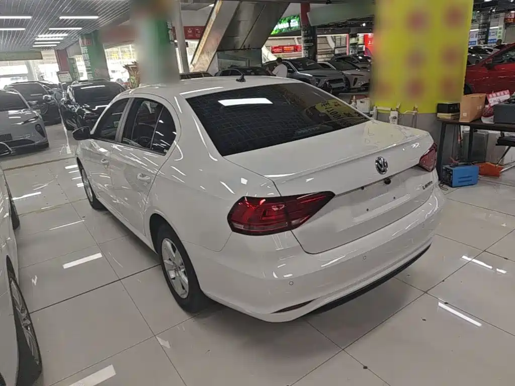 Volkswagen Lavida — миниатюра 5