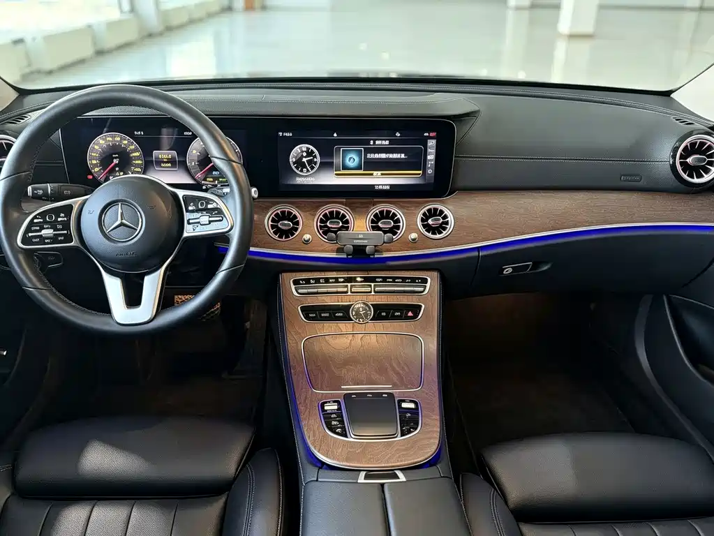 Mercedes-Benz E-Class — миниатюра 5