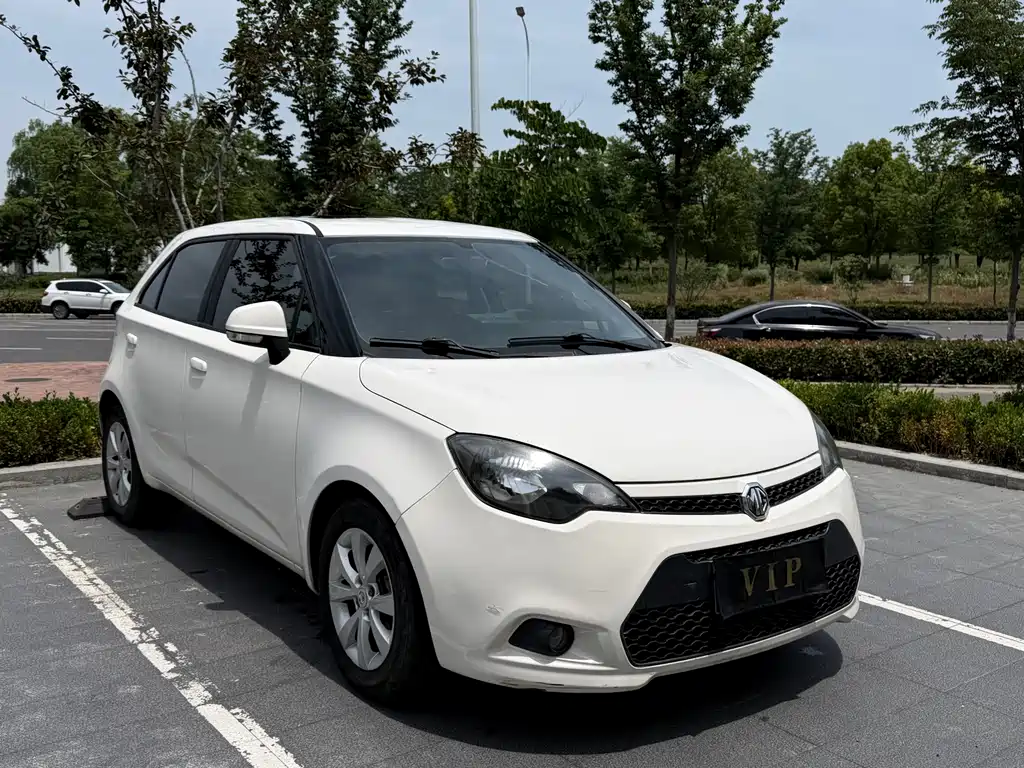 MG 3 2013 1.5L AMT Elite