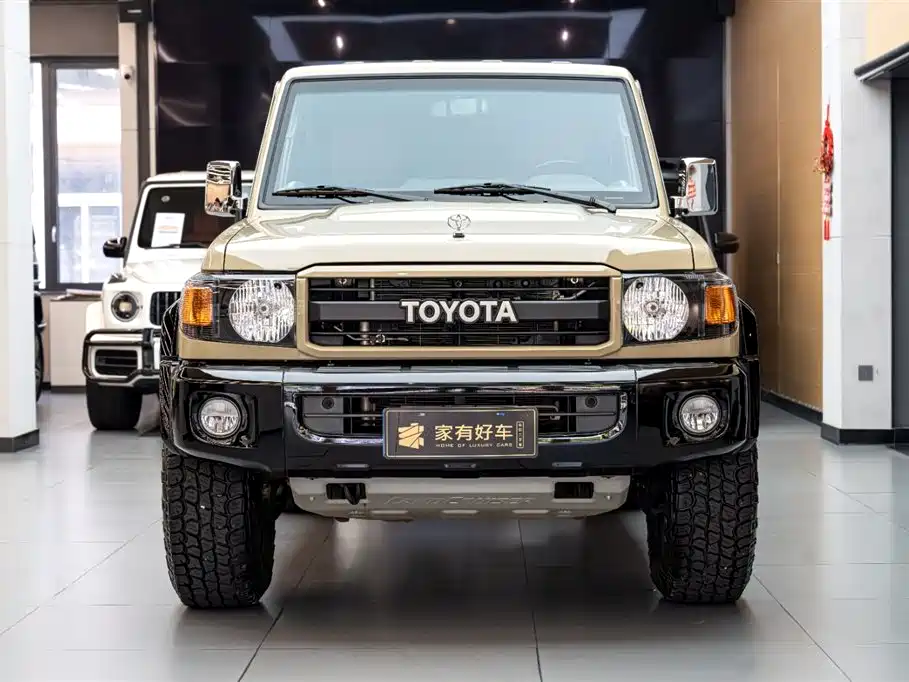 Toyota Land Cruiser LC76 2023 4.0L MT