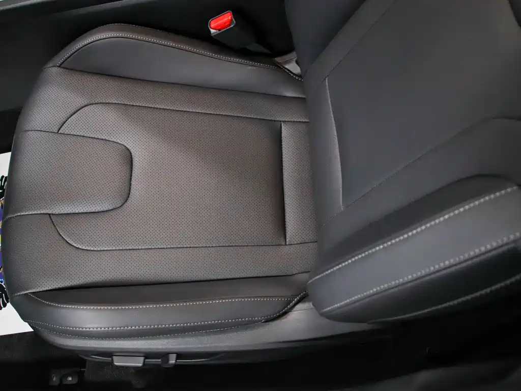 Hyundai Elantra — миниатюра 14