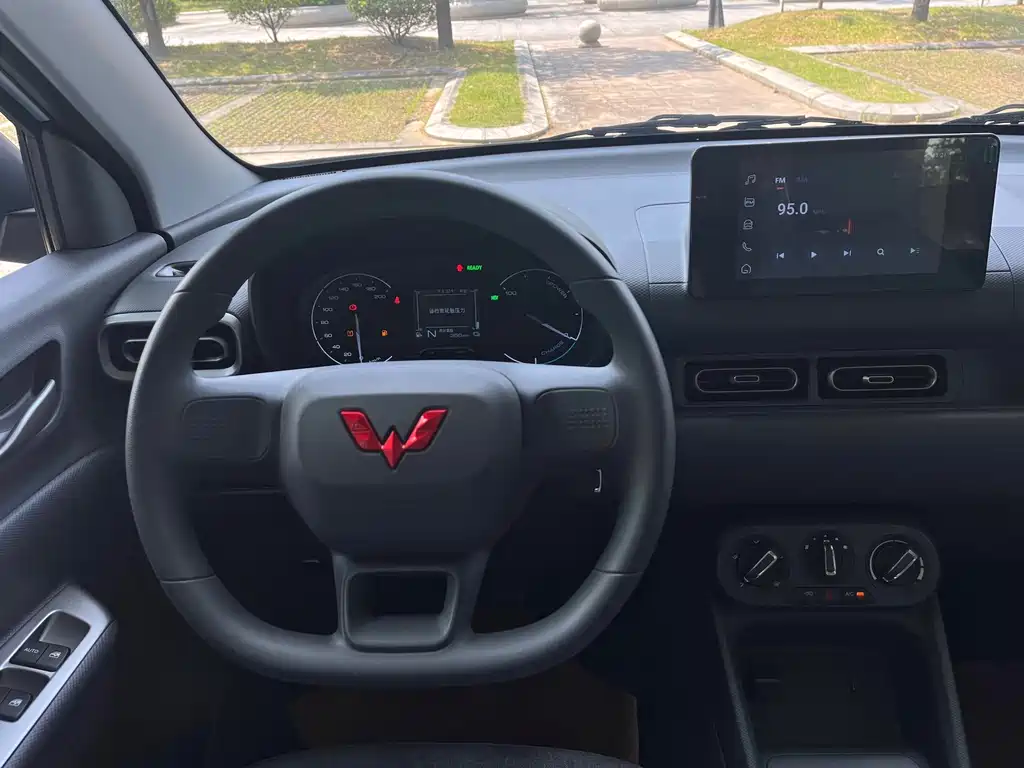 Wuling Hongguang EV — миниатюра 11