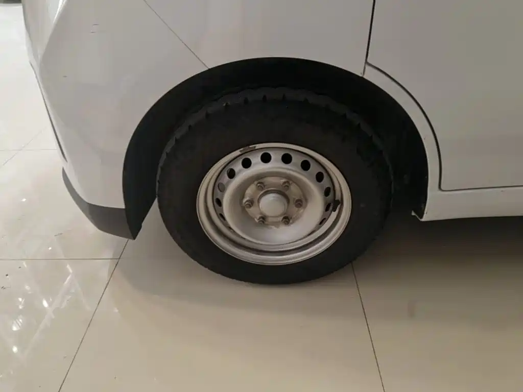 Wuling Yangguang — миниатюра 23