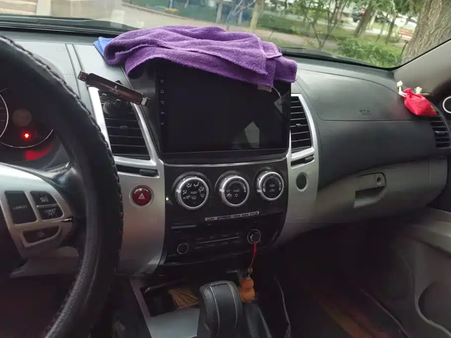 Mitsubishi Pajero Sport — миниатюра 13