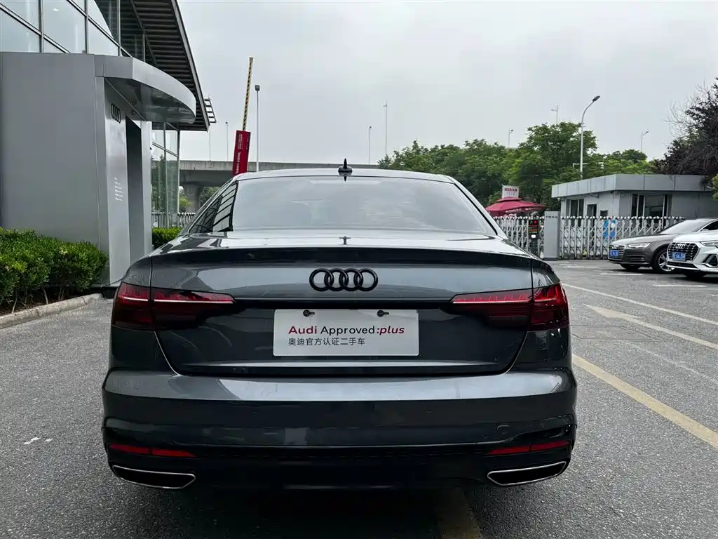 Audi A4L 2022 40 TFSI Luxury