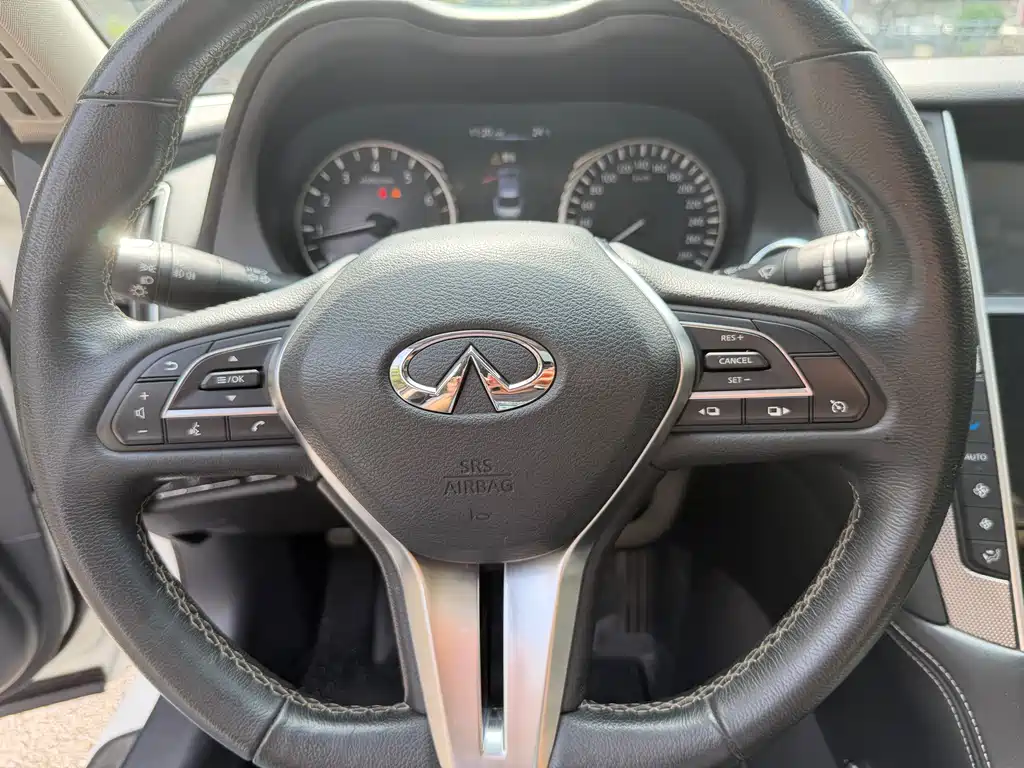 INFINITI Q50L