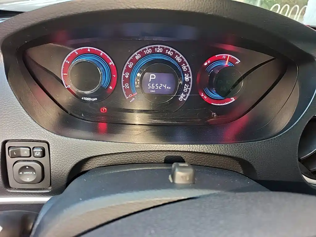 Luxgen Big 7 SUV — миниатюра 12
