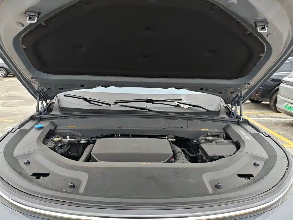 Li Auto L8 2025 Ultra