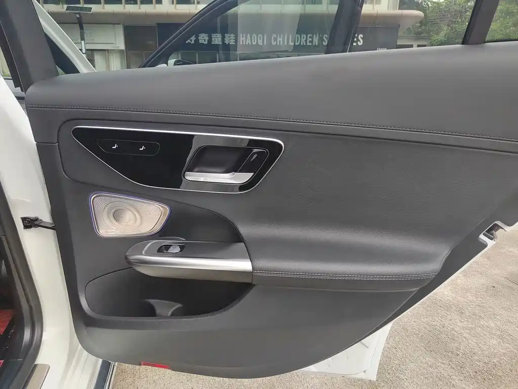 Mercedes-Benz C-Class — миниатюра 18