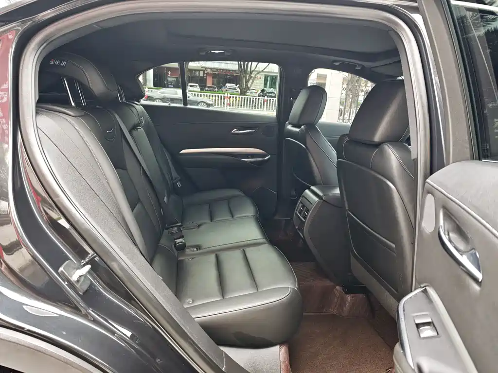 Cadillac XT4 — миниатюра 12