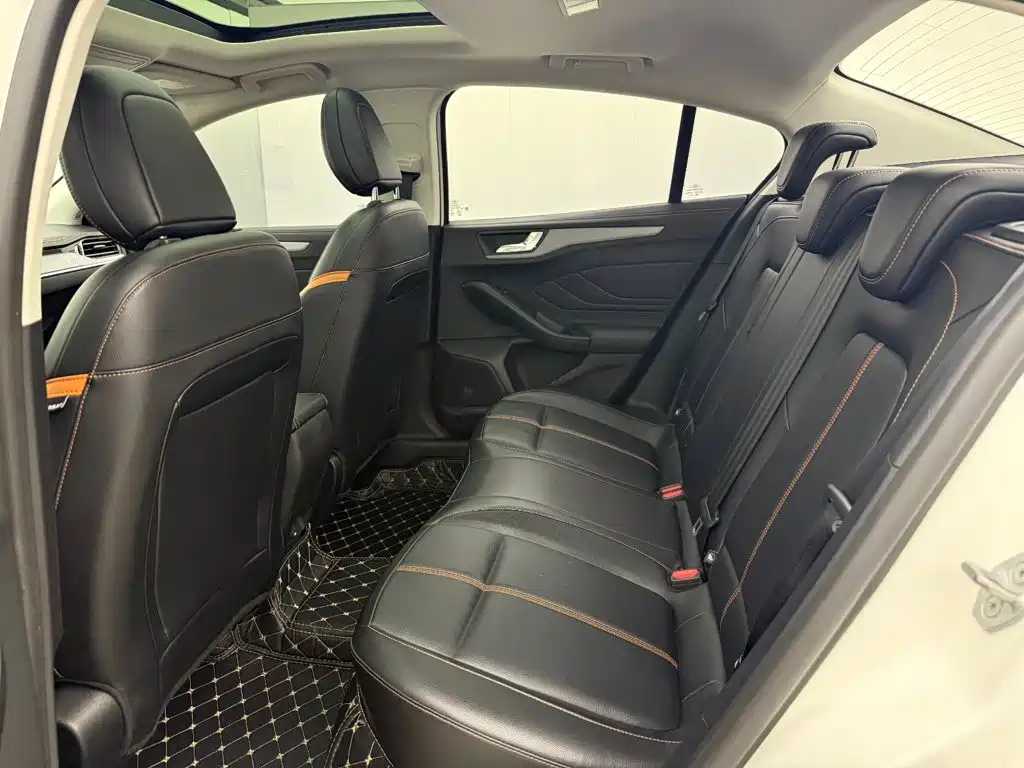 Ford Focus — миниатюра 6