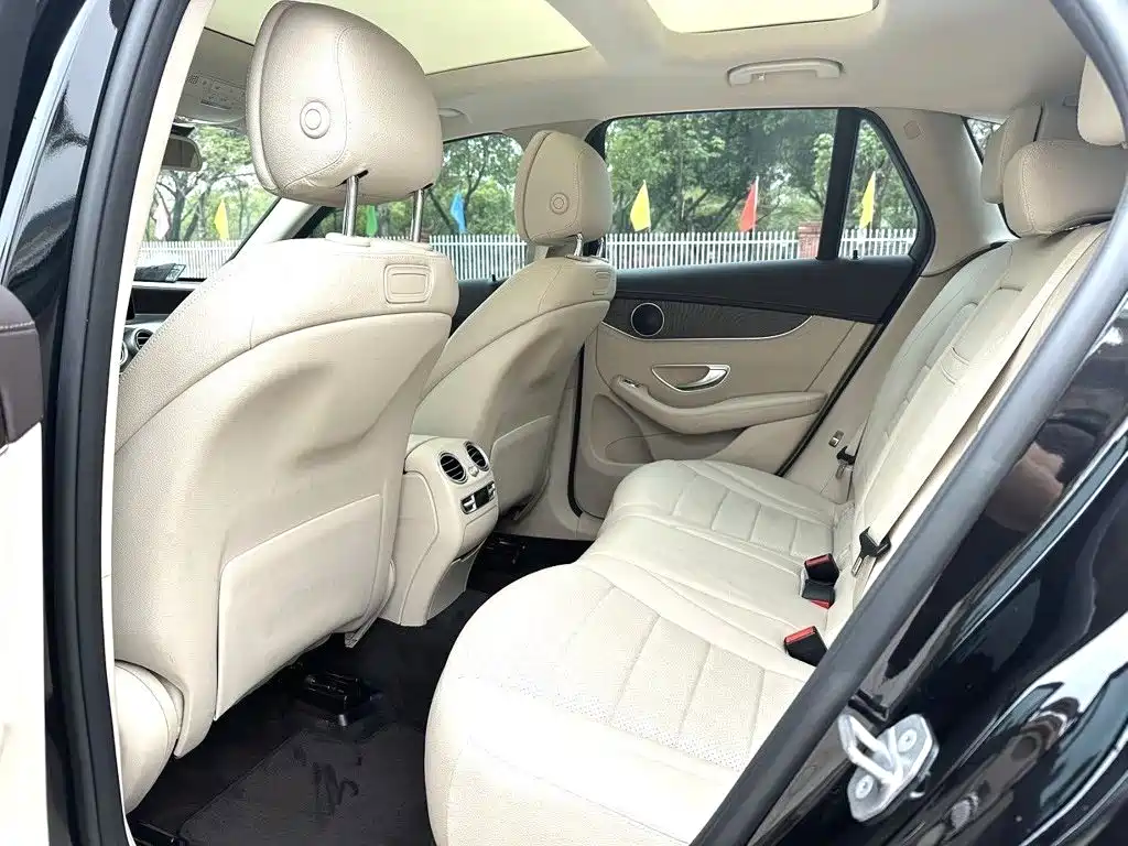 Mercedes-Benz GLC 2017 GLC 300 4MATIC