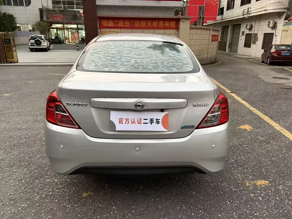 Nissan Sunny — миниатюра 6