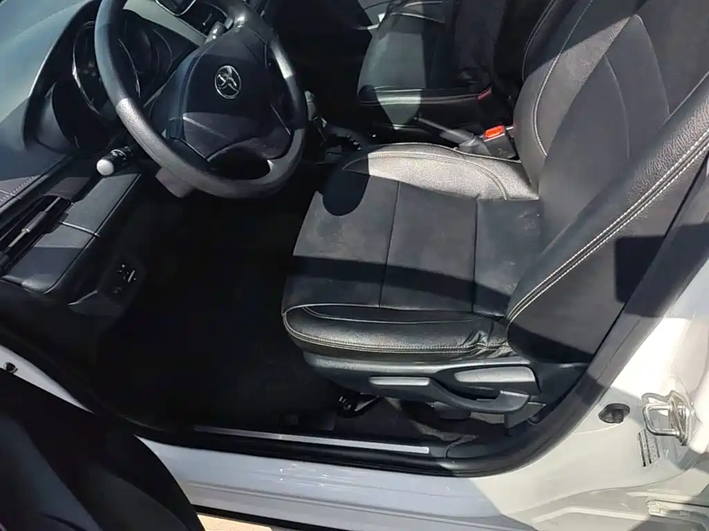 Toyota Yaris L — миниатюра 15