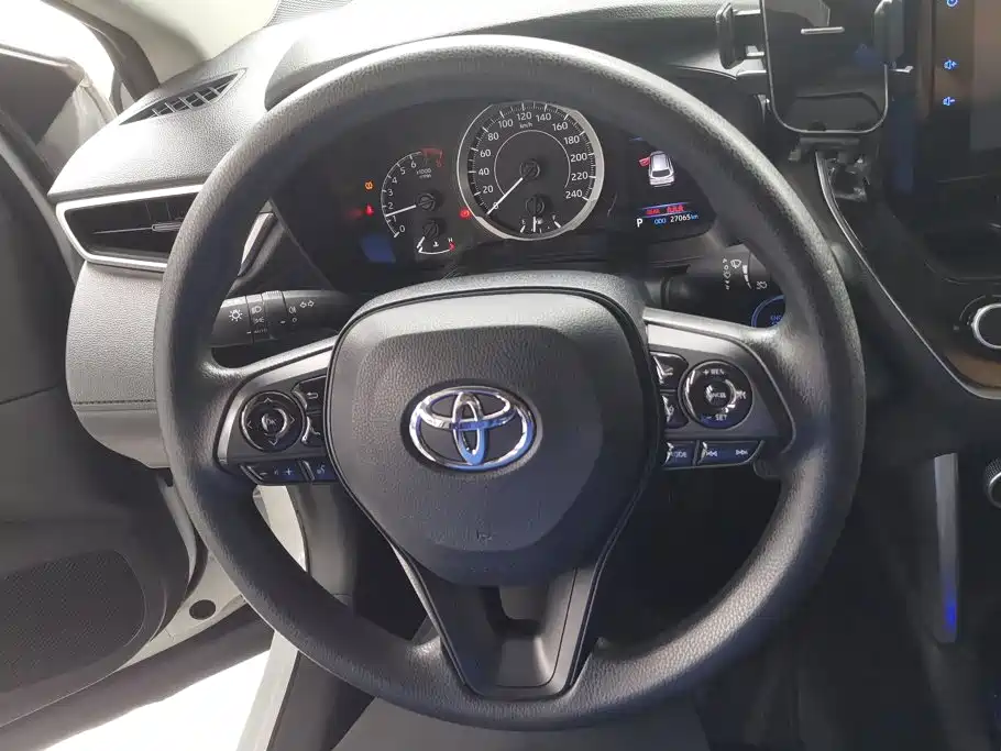 Toyota Corolla Cross — миниатюра 15