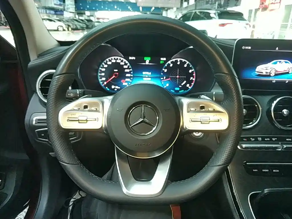 Mercedes-Benz C-Class — миниатюра 11