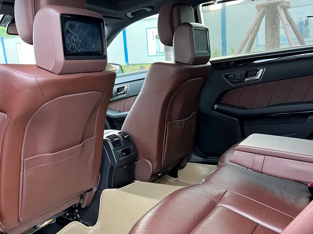 Mercedes-Benz E-Class — миниатюра 8