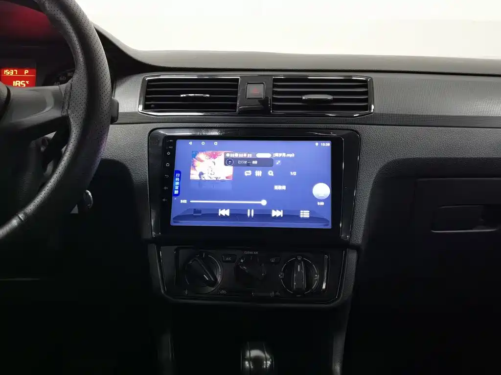Volkswagen Santana — миниатюра 12