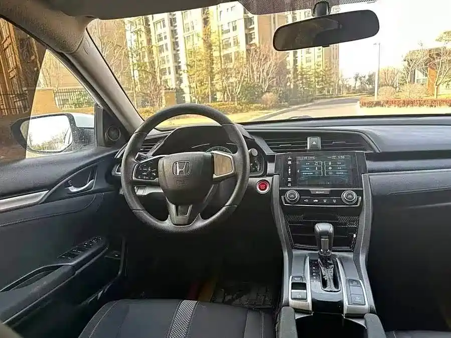 Honda Civic — миниатюра 5