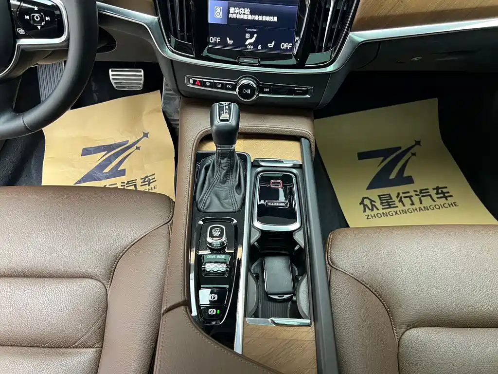 Volvo S90 — миниатюра 8
