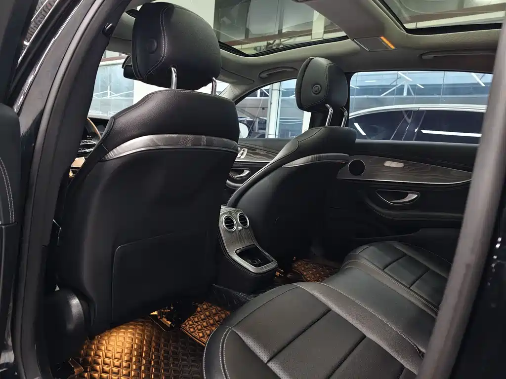 MERCEDES-BENZ E CLASS