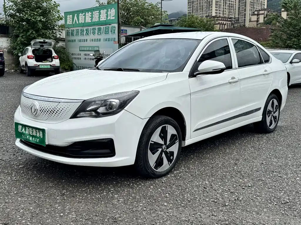 Dongfeng E70 2022 500