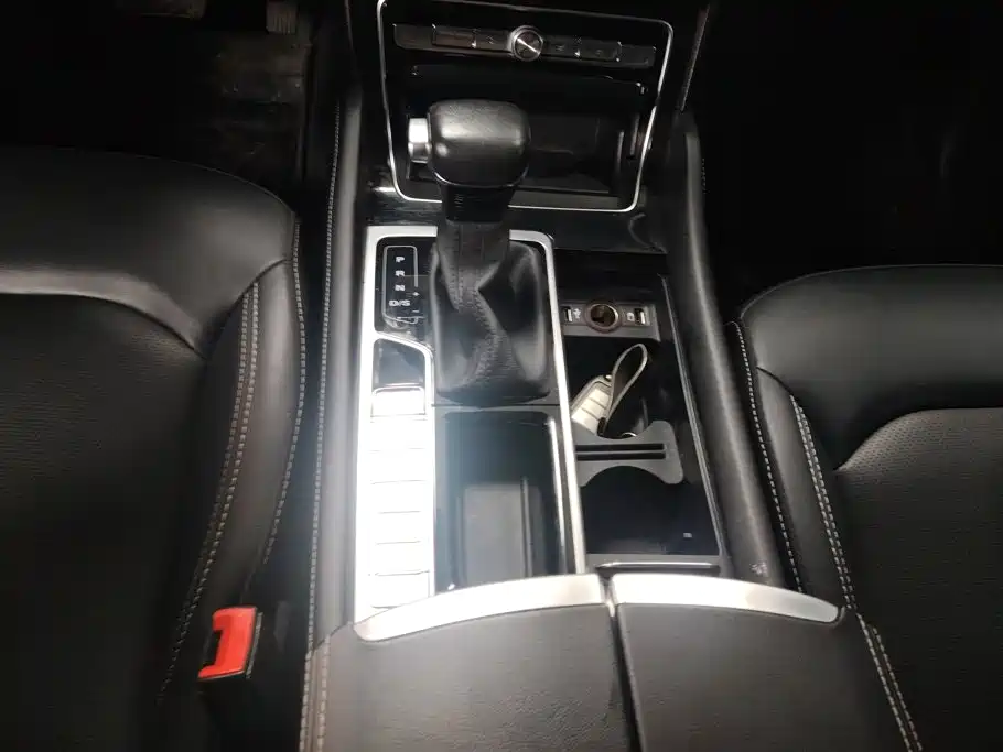 Roewe RX8 — миниатюра 16