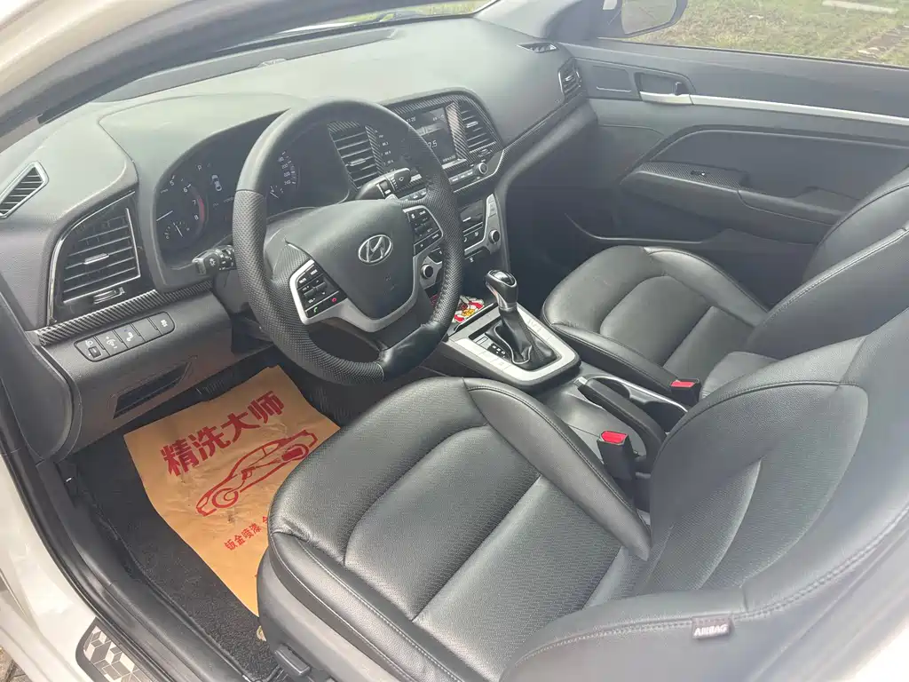 Hyundai Elantra — миниатюра 9