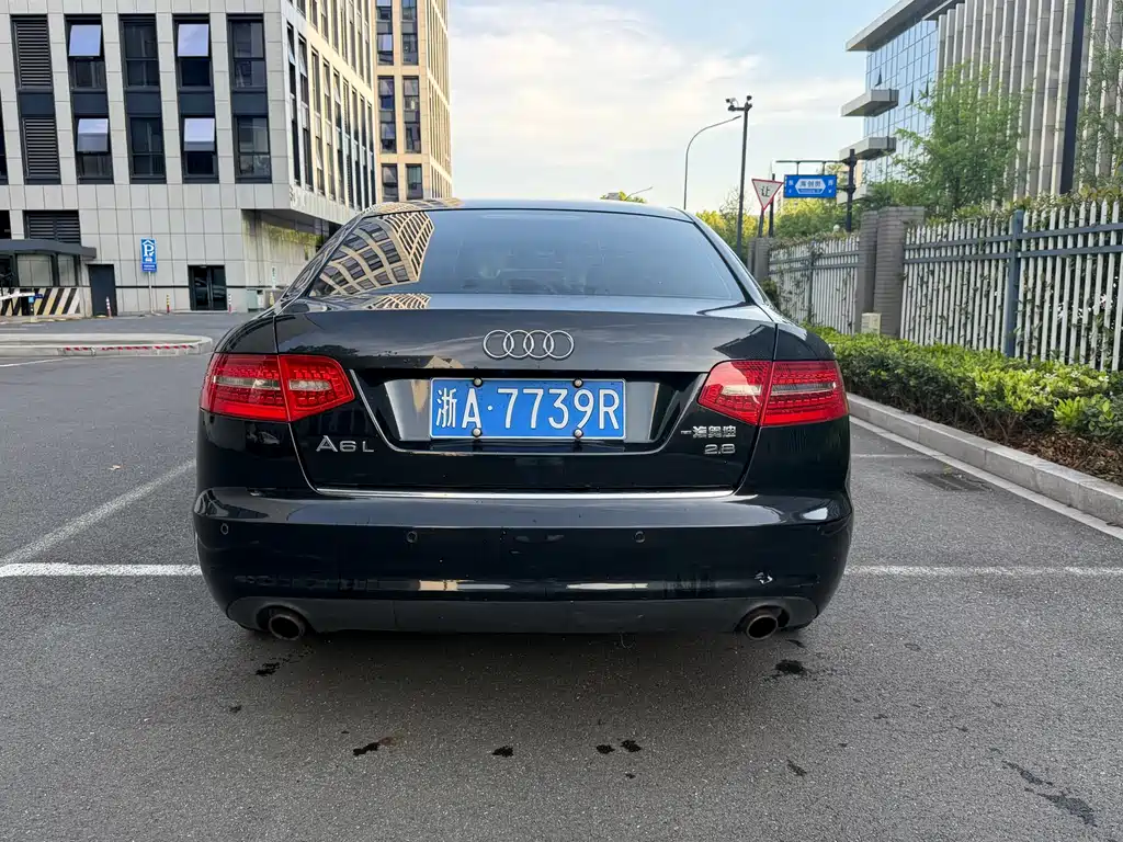 Audi A6L 2010 2.8 FSI Luxury
