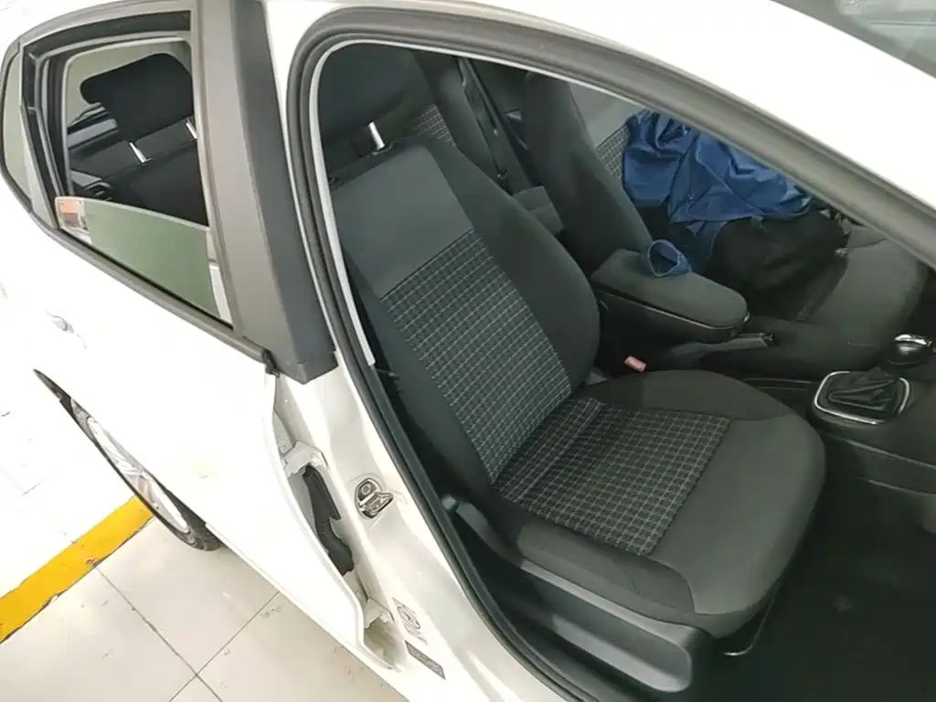 Volkswagen Polo — миниатюра 25