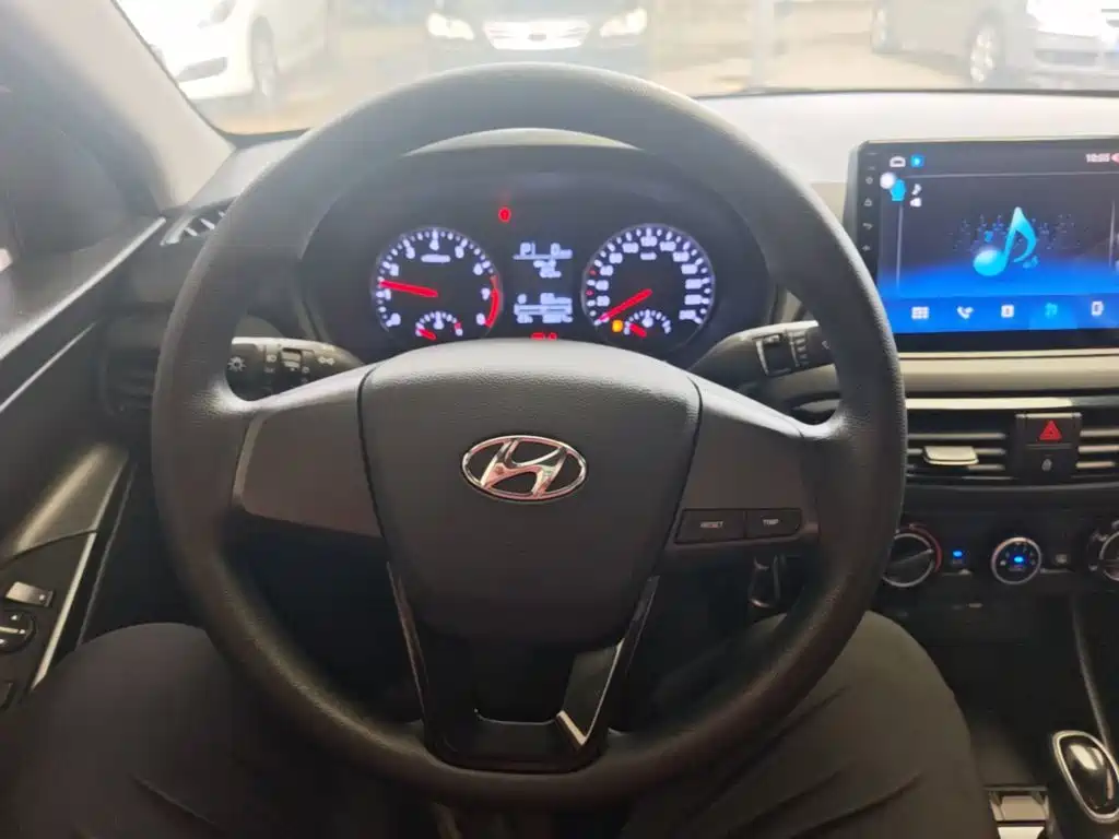 Hyundai Elantra — миниатюра 11