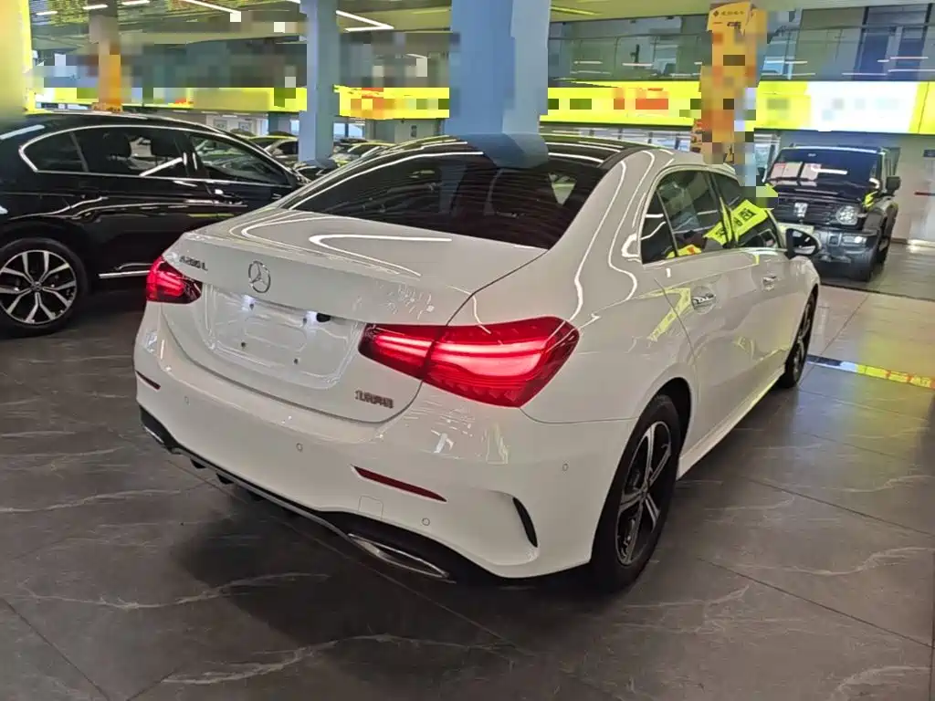 Mercedes-Benz A-Class — миниатюра 7