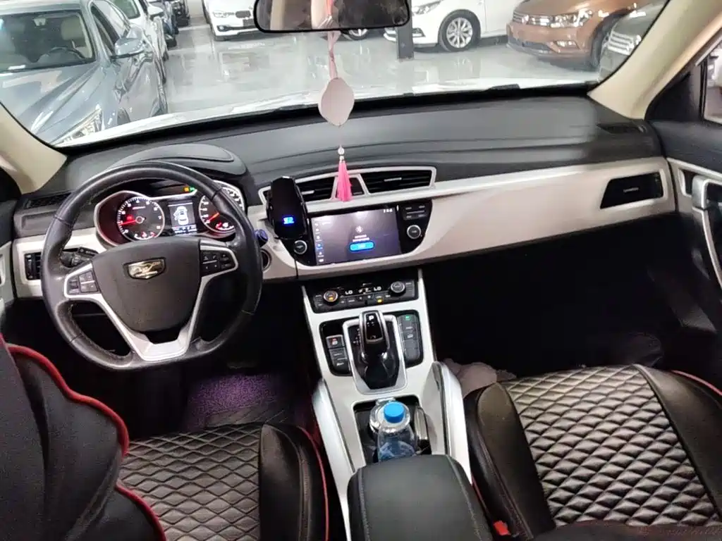 Geely Boyue — миниатюра 10