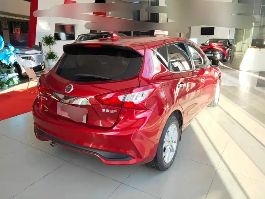 Nissan Tiida — миниатюра 3