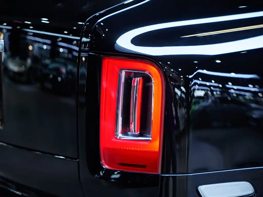 Rolls-Royce Cullinan — миниатюра 21