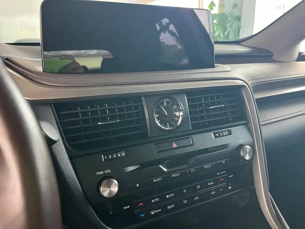 Lexus RX — миниатюра 9