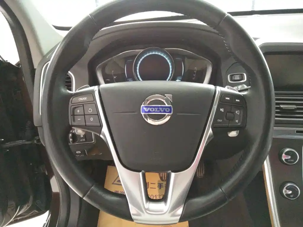 Volvo XC60 (Import) — миниатюра 14